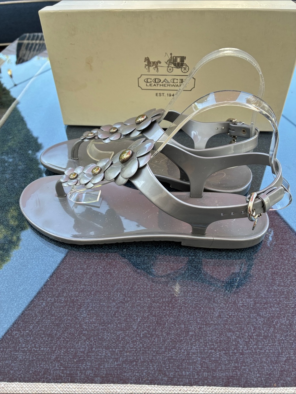 Coach Women's Hayden metallic gels Pearl Pink Floral Jelly Thong Sandals - Picture 4 of 8